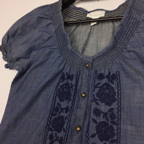 Charter Club Button Up Tunic Shirt Embroidered Flowers Ruffled Blue Women's 4 - Picture 3 of 9